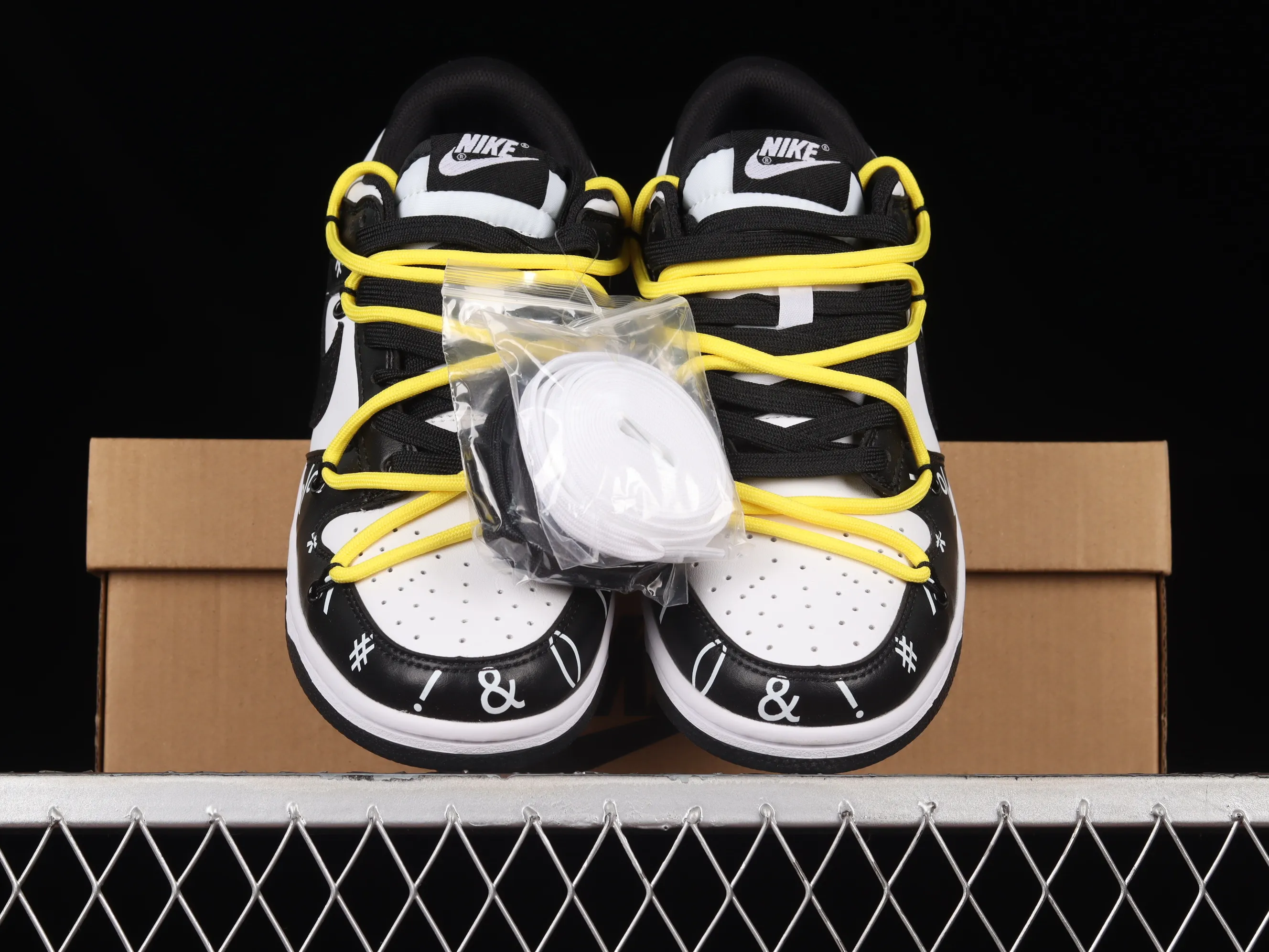 All Categories Nk SB Dunk Series Nk SB Dunk Low Low-top sneakers Nk Dunk Low Black and White Panda Code Customized version of deconstructed strap casual sneakers DD1391-100